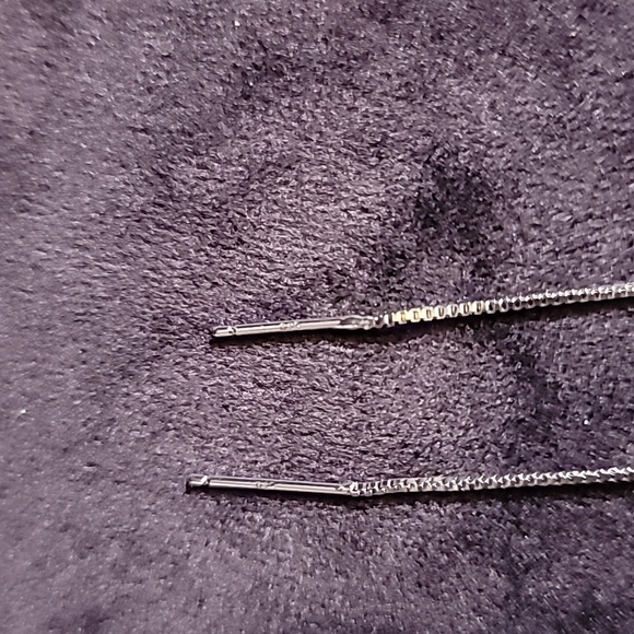 Sterling leaf thread earrings - Picture 3 of 4